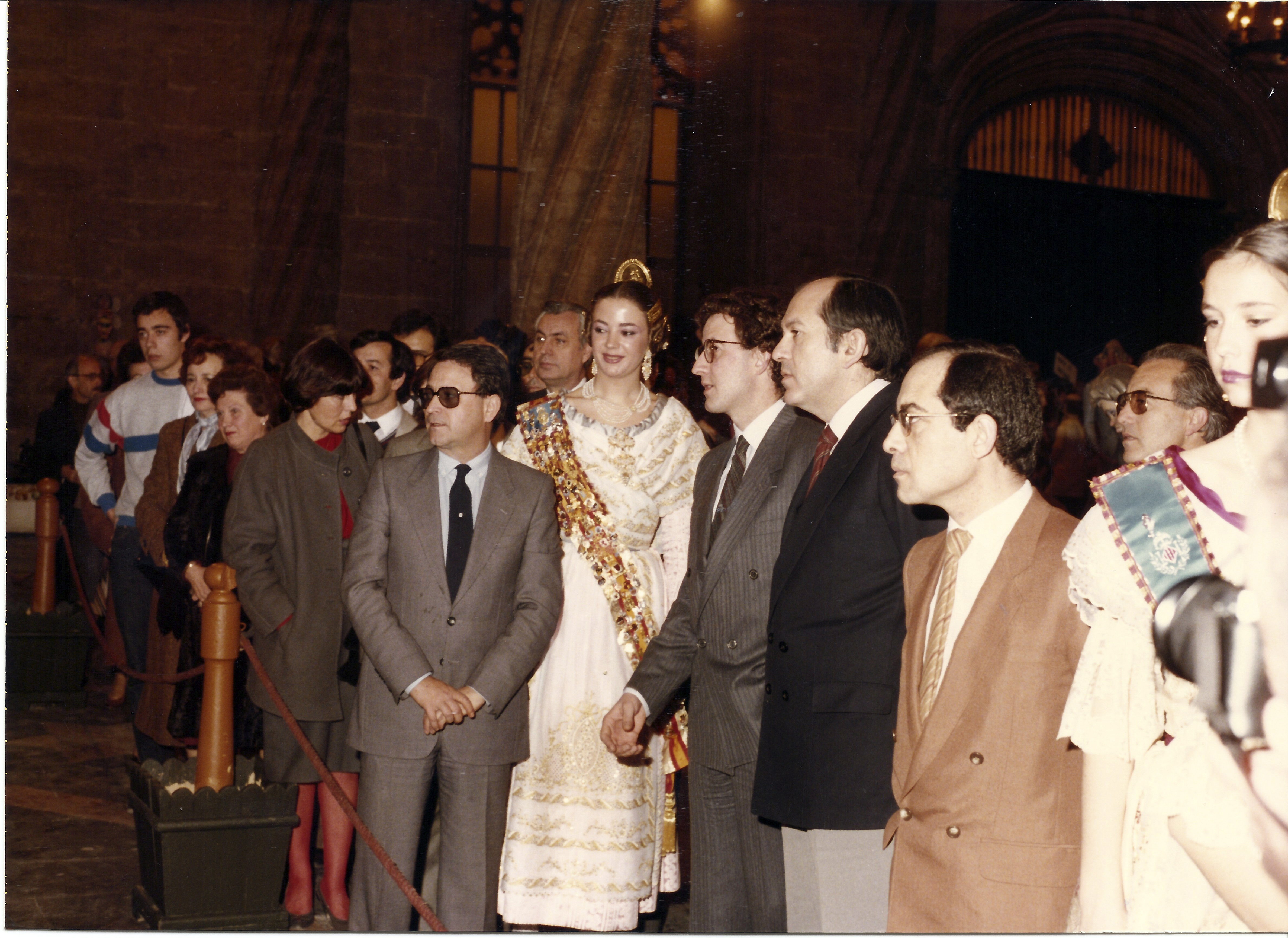 1984-03-FMV-M-Jos-Ariza-Tr-y-Presidente-de-JCF.-E.-Real-en-la-Exposicin-del-Ninot