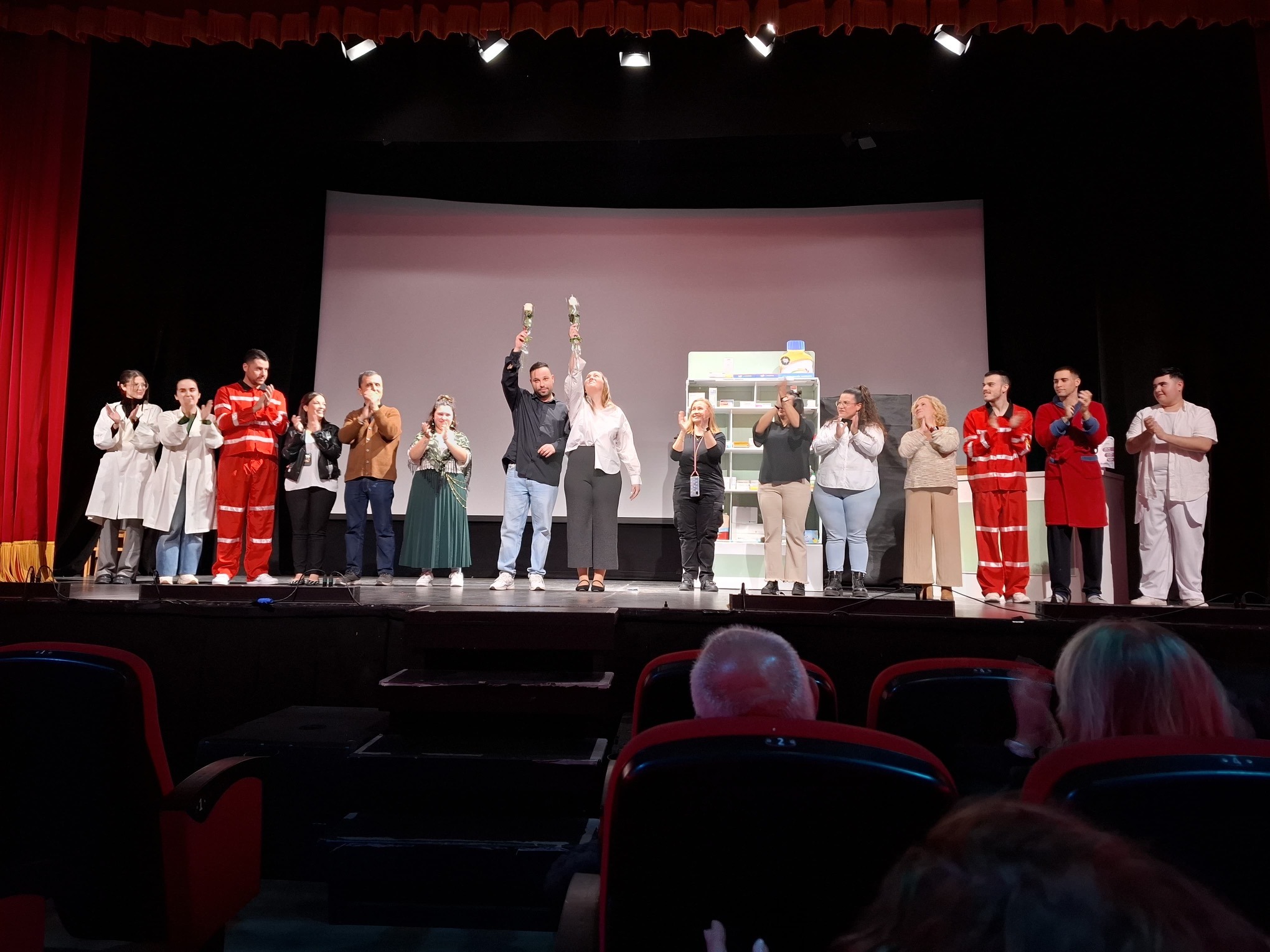 TEATRE FALLER – ‘La mànega que ens va unir’ por Mercado de Castilla