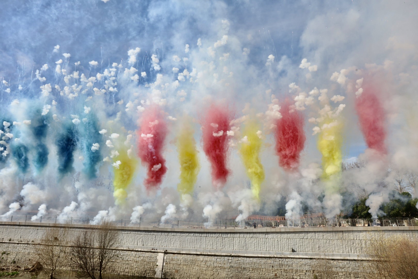 Madrid vibra con la “emocionante mascletà” de Pirotecnia Valenciana