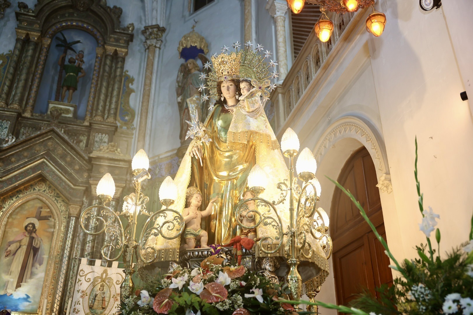 La Virgen de los Desamparados visita la Falla Trinidad-Alboraya