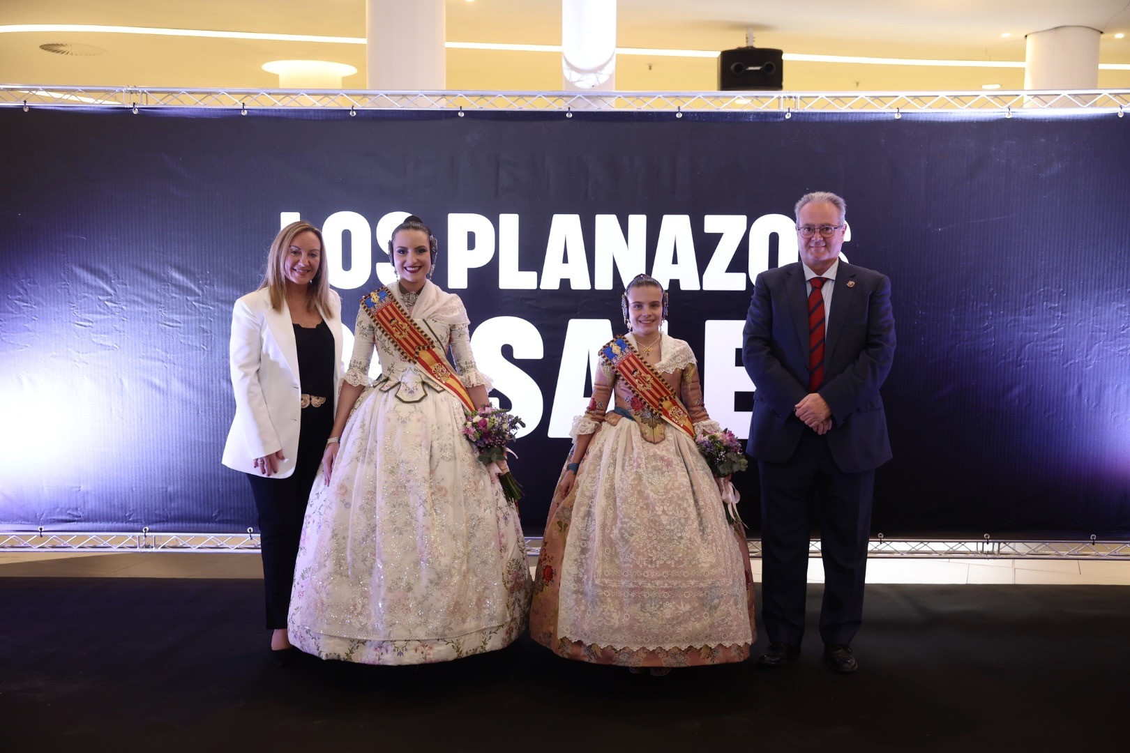 El Centre Comercial El Saler acull una nova Exposició d’Indumentària i Ninots