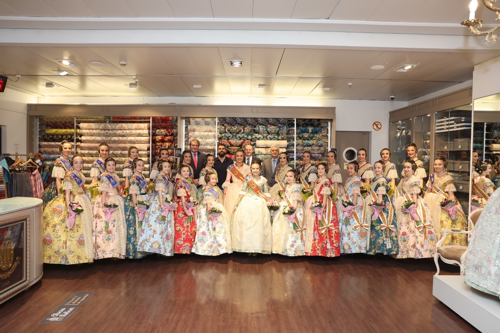 El Corte Inglés recibe a las Falleras Mayores de Valencia