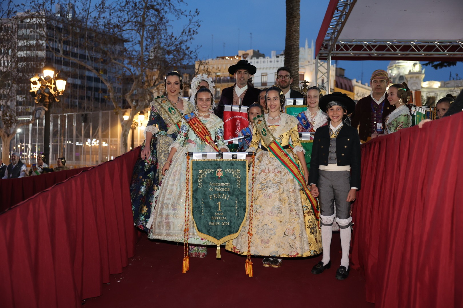 Las comisiones infantiles recogen los premios de las Fallas 2024