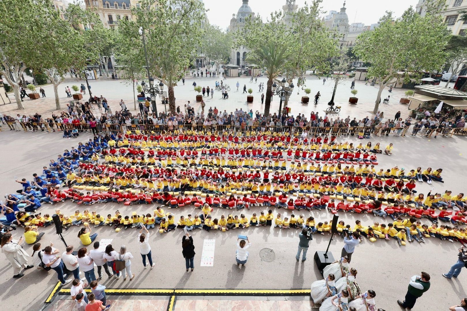 Les Falles es sumen a la celebració del Dia internacional del xiquet i la xiqueta