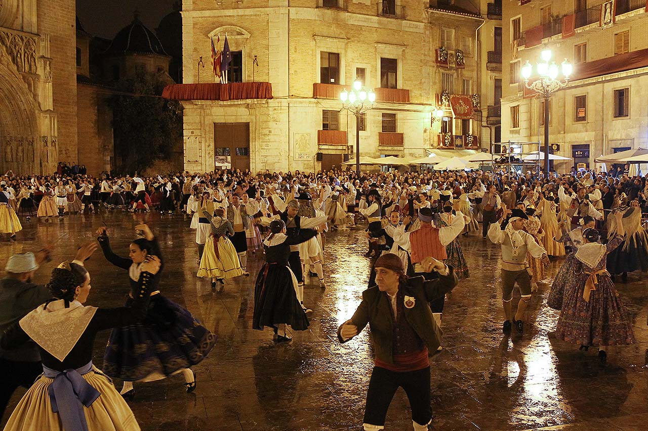 Gran participación en la Dansà a la Virgen