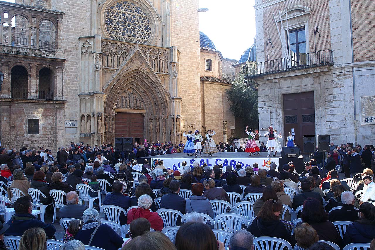 Tornen els Balls al carrer