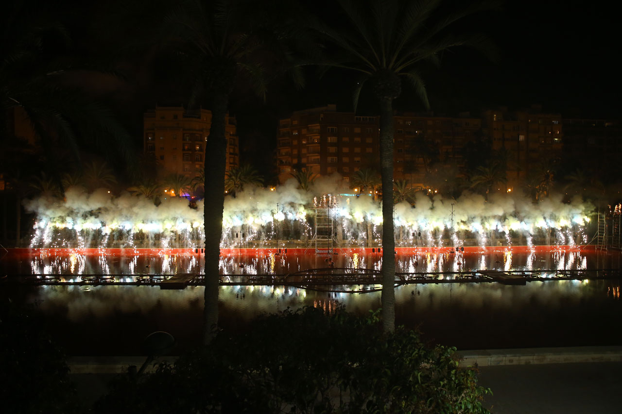 Fuegos artificiales ponen fin a una tarde de ensueño