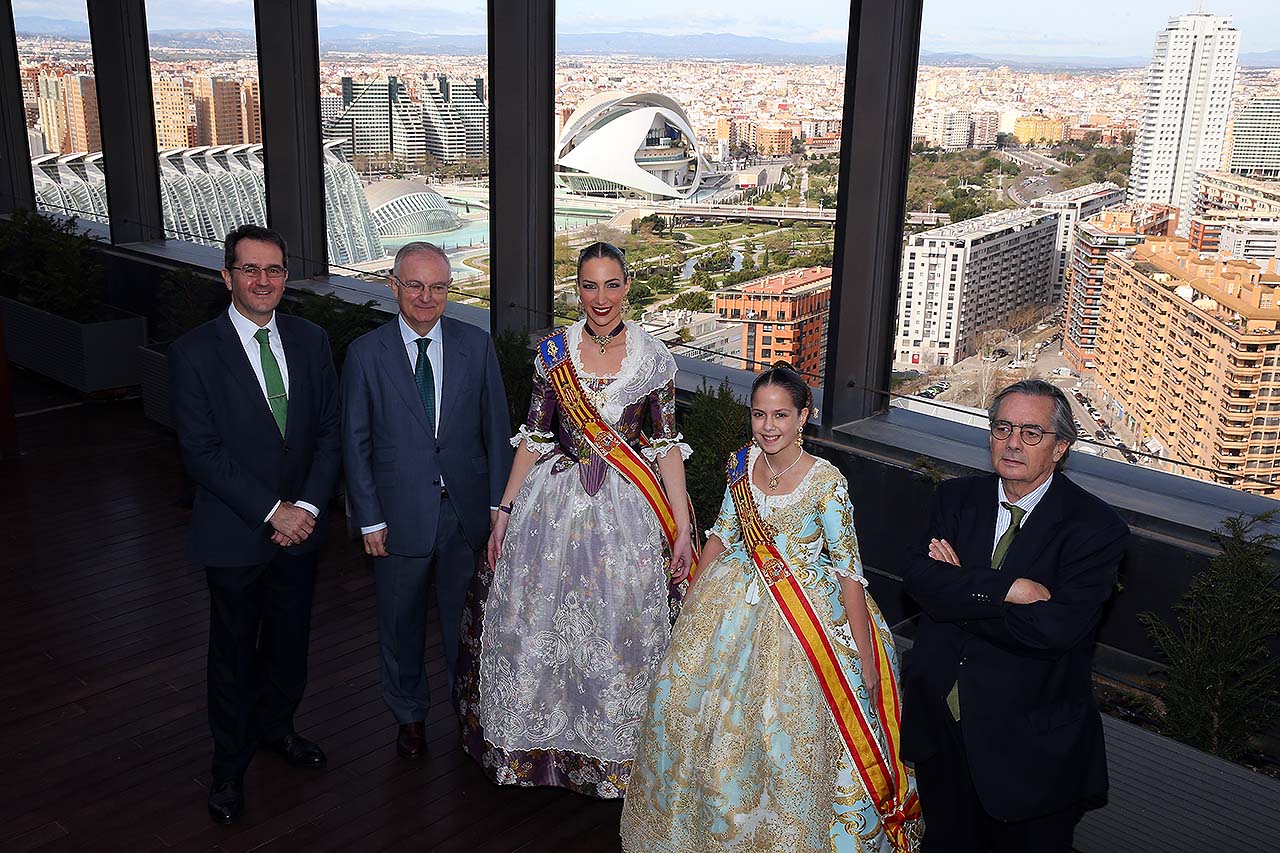 Raquel y Clara visitan Iberdrola