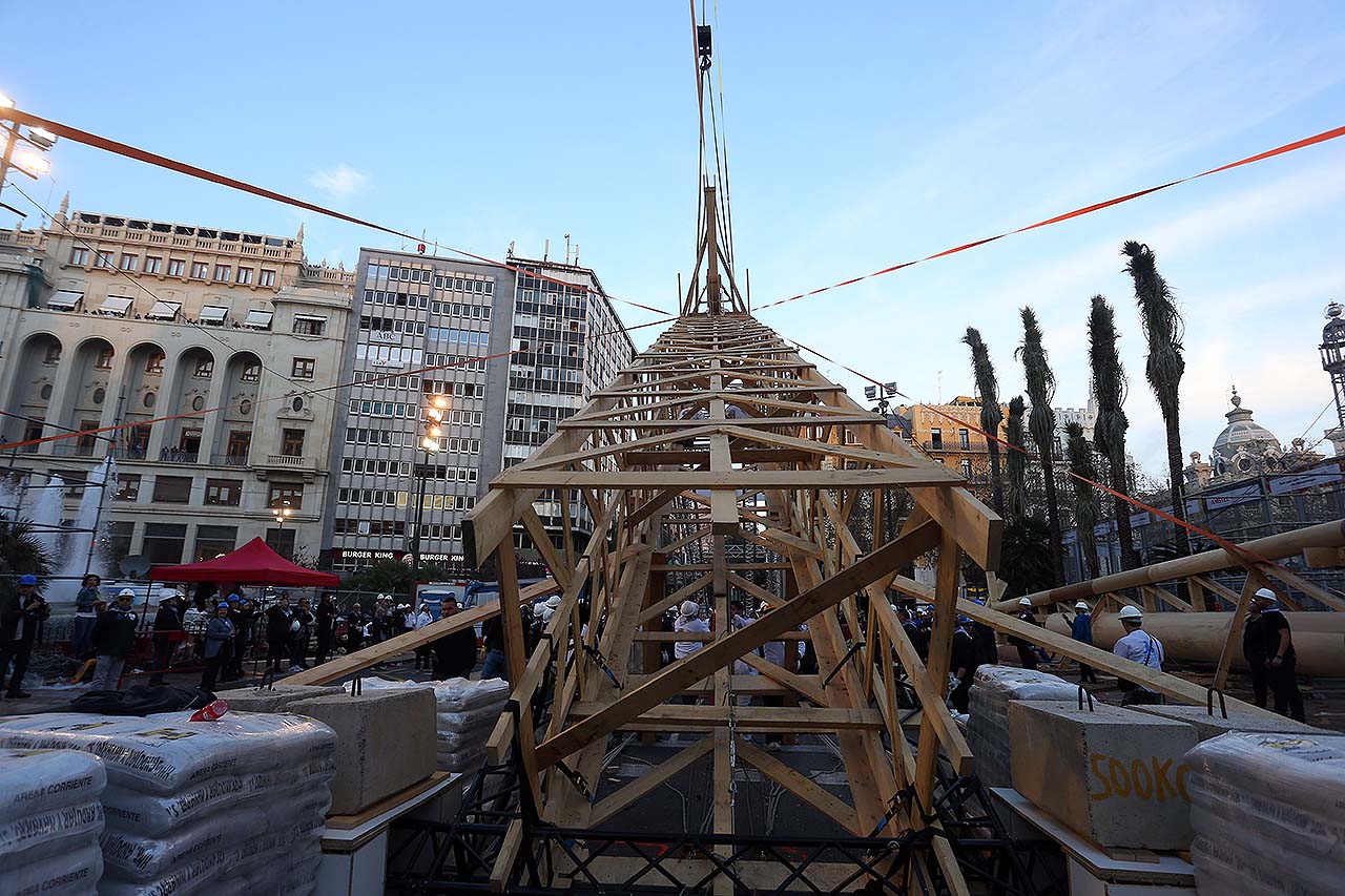 La Falla Municipal recupera el espíritu de la estoreta velleta