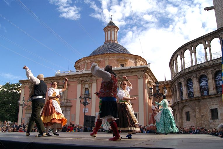 Calendari provisional Festival Balls al Carrer