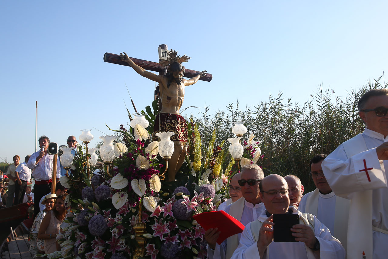 El Cristo de la Salud de El Palmar peregrina por la Albufera