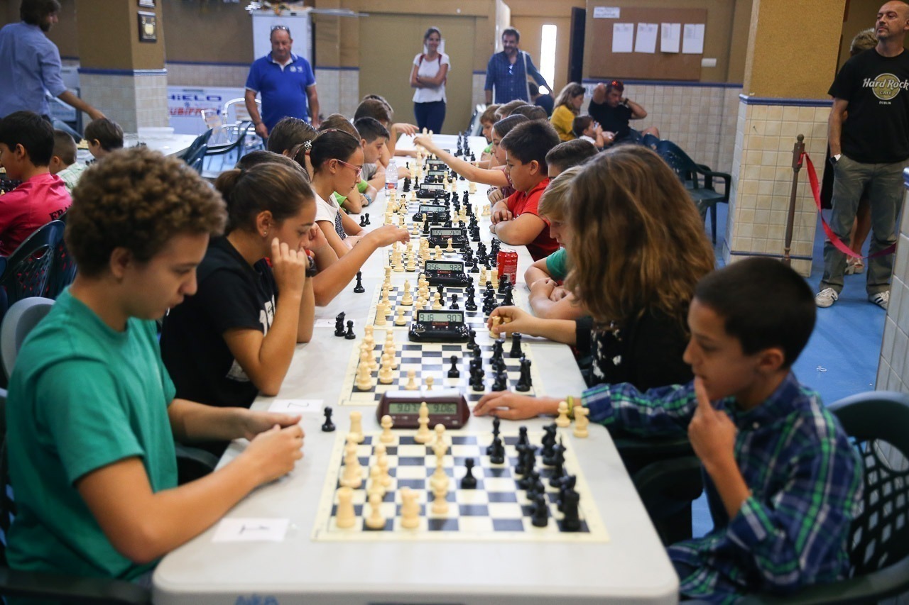 Mes de 40 jugadors en el I Torneig d’Escacs