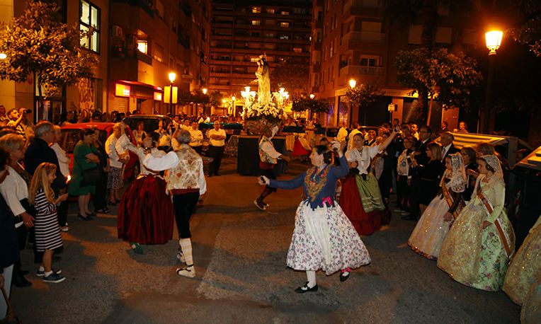 Procesión en honor a María Auxiliadora