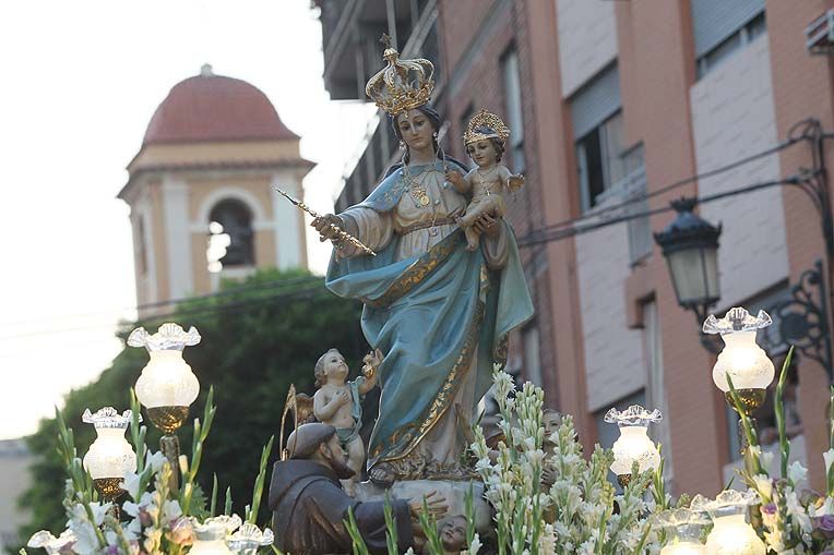 El barri del Cabanyal celebra el dia de la seua patrona, la Mare de Déu dels Àngels