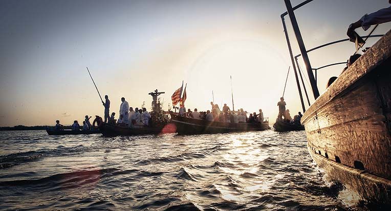 Multitudinària romeria al Crist de la Salut del Palmar