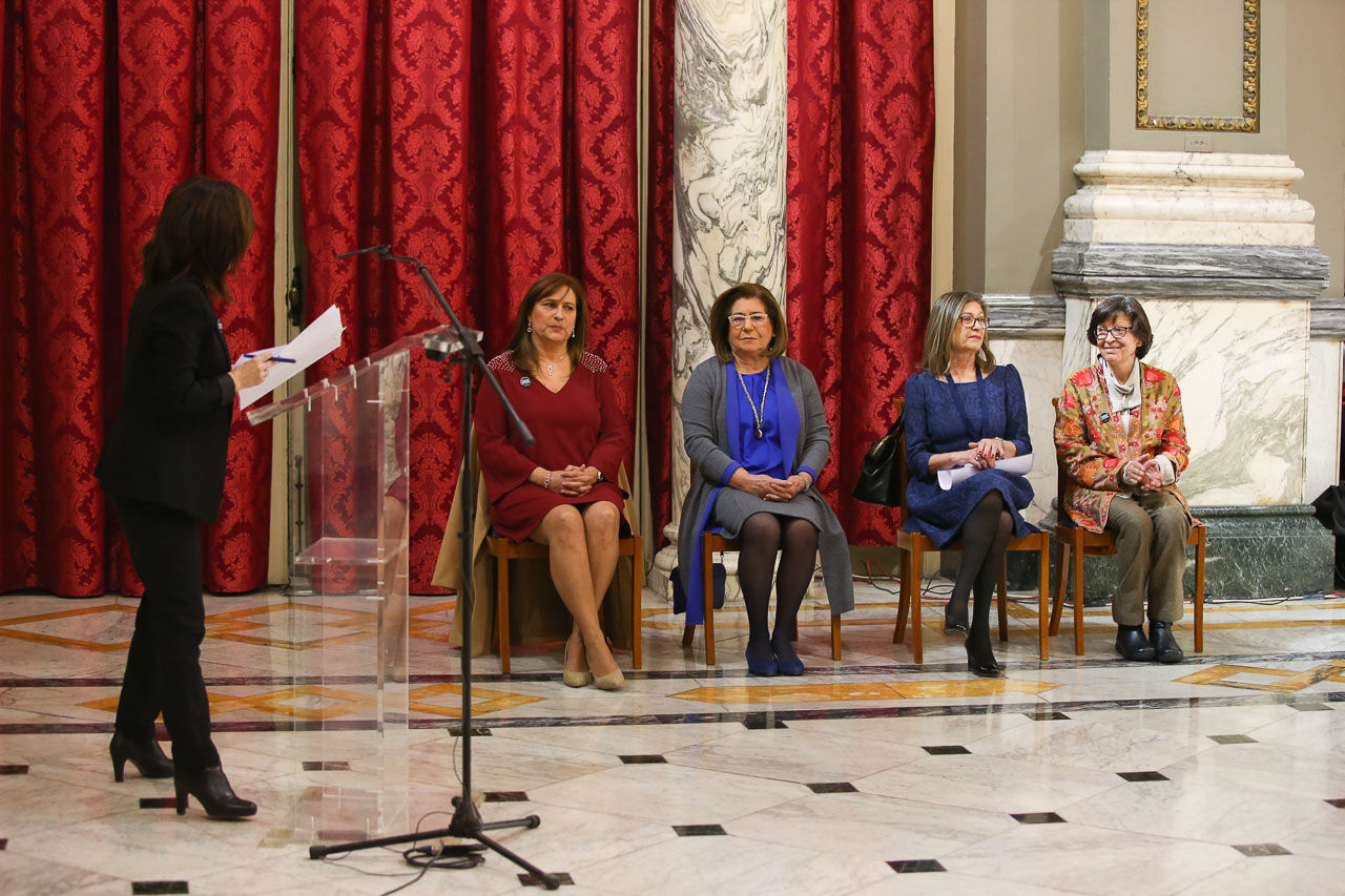 Reconeixement a les dones de la festa