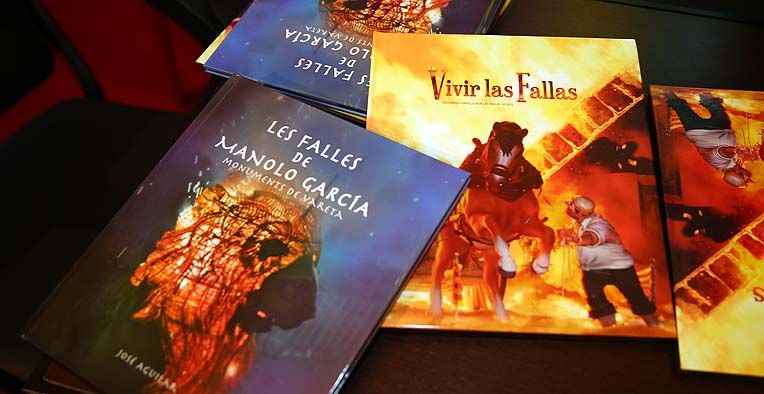 «Vivir las Fallas» y «Les falles de vareta», 2 obras imprescindibles