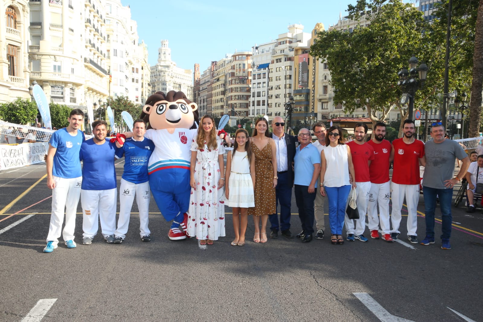 El mundo fallero participa en la celebración del «Dia de la Pilota»