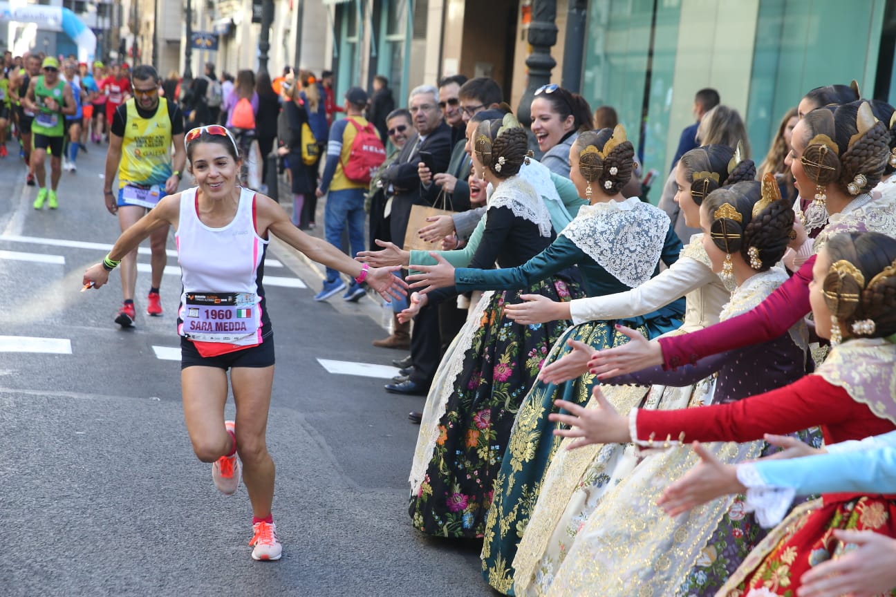 Las Fallas se vuelcan con el XXXVIII Maratón de Valencia