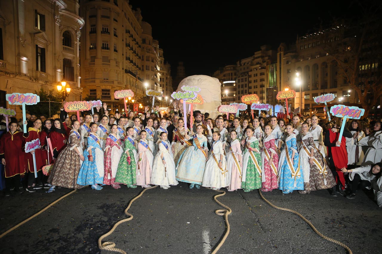 El centro de València vive la Cabalgata del Ninot 2019