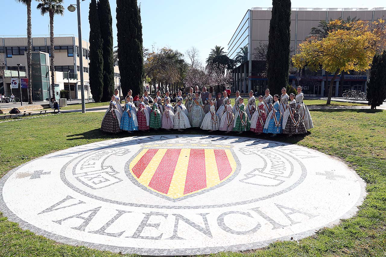 La UPV recibe a las Falleras Mayores y a sus Cortes de Honor