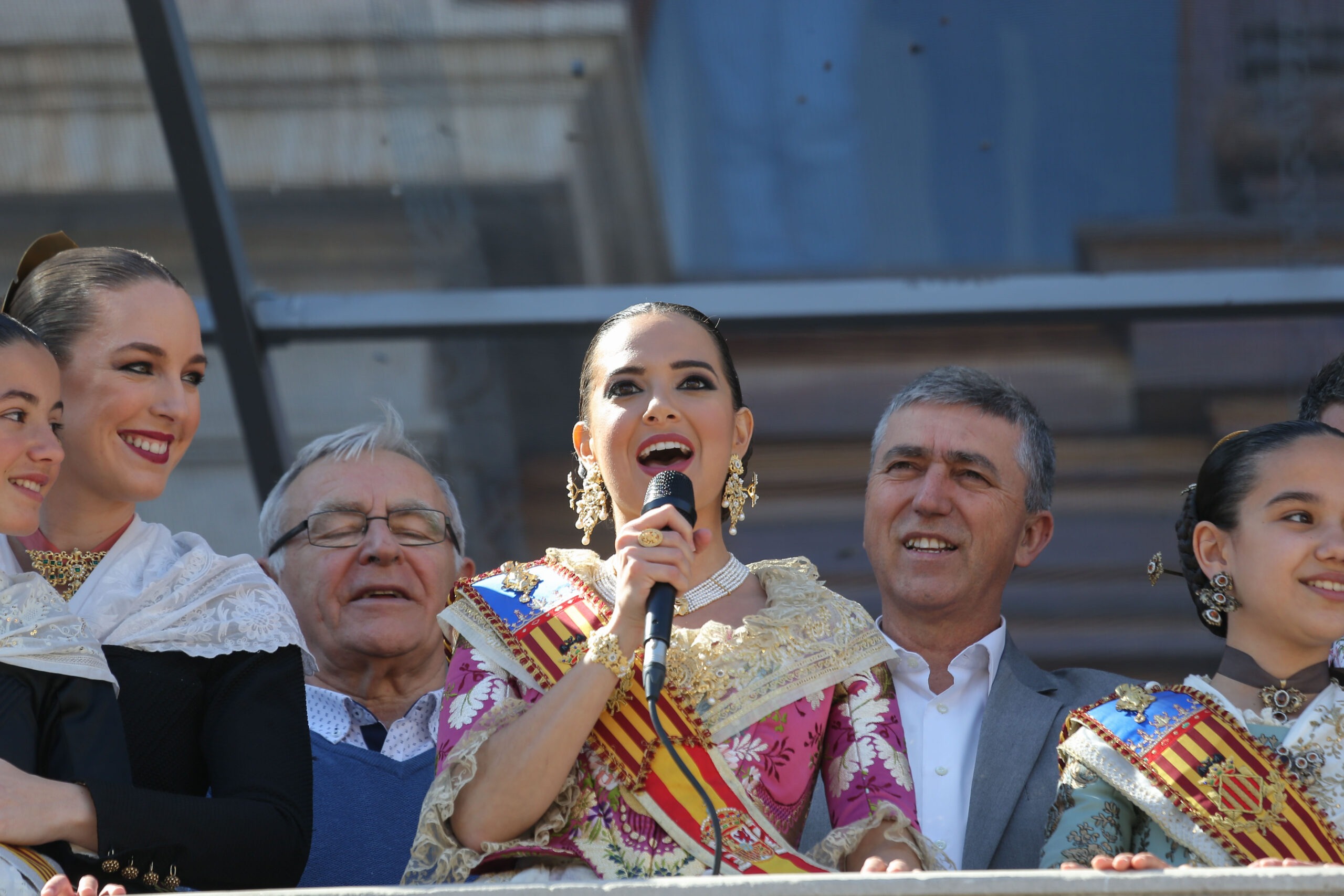 La pirotècnia Turís fa tremolar els espectadors a la Plaça de l’Ajuntament