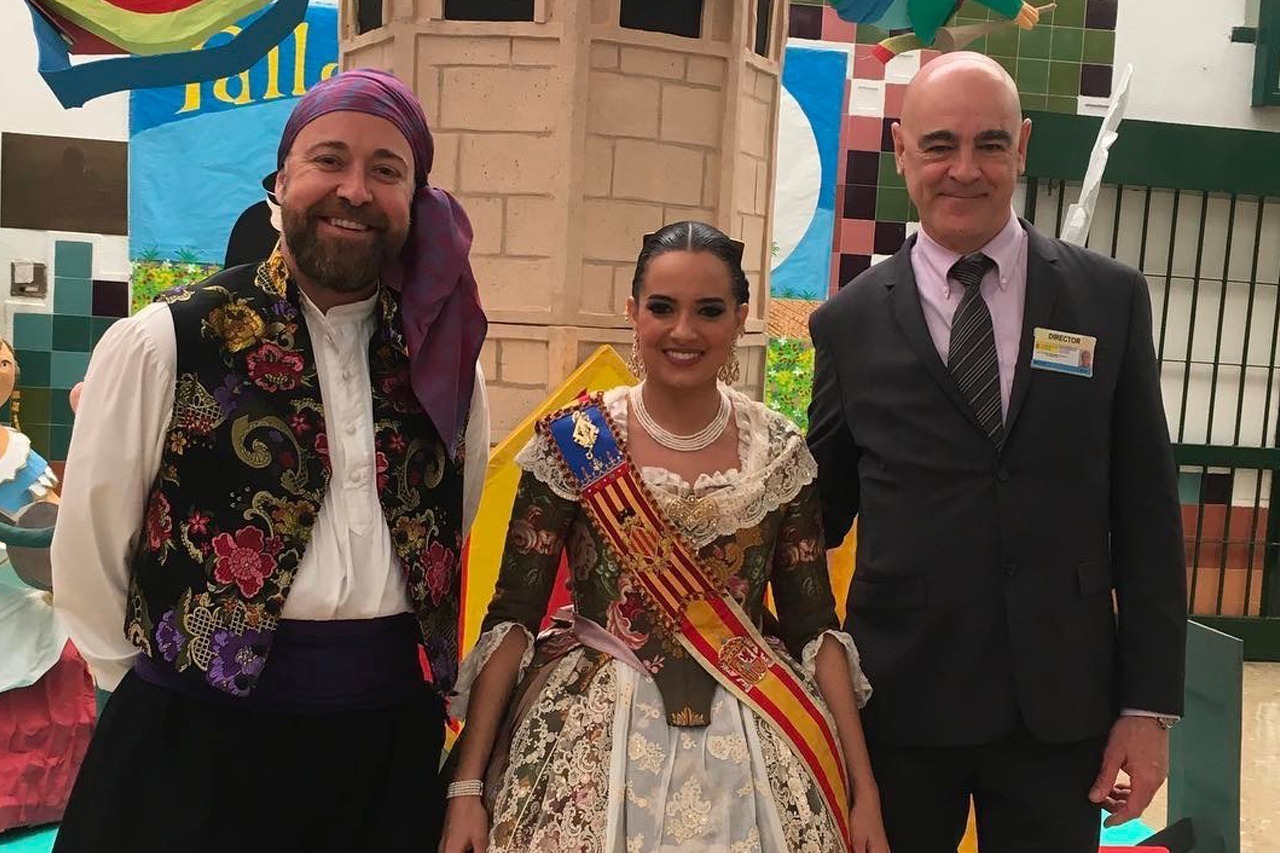 La Fallera Mayor y su Corte visitan las fallas del centro Penitenciario de Picassent