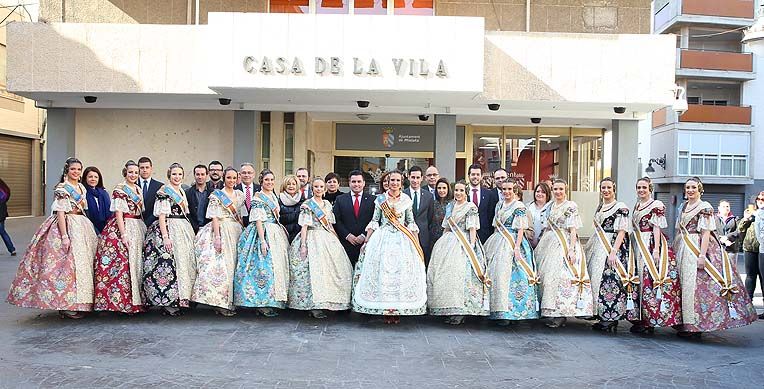 Alicia Moreno i Morales i la seua Cort d’Honor homenatjades per l’Ajuntament de Mislata