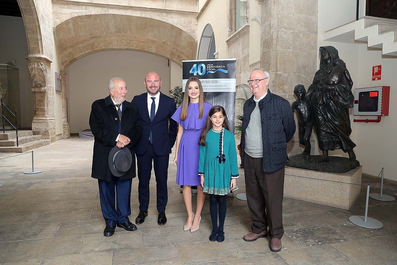 Consuelo y Carla visitan la Diputación de València