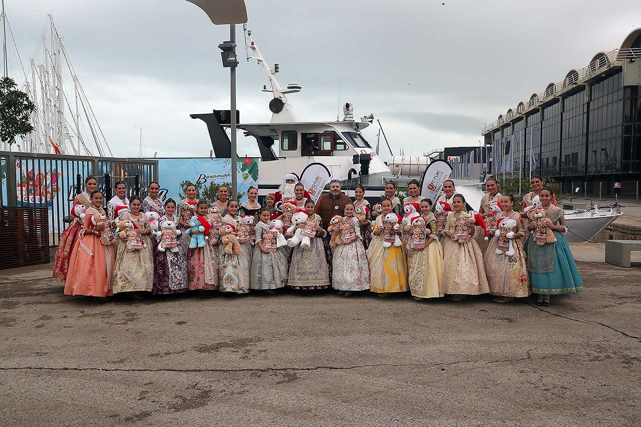 La Navidad llega en barco a València