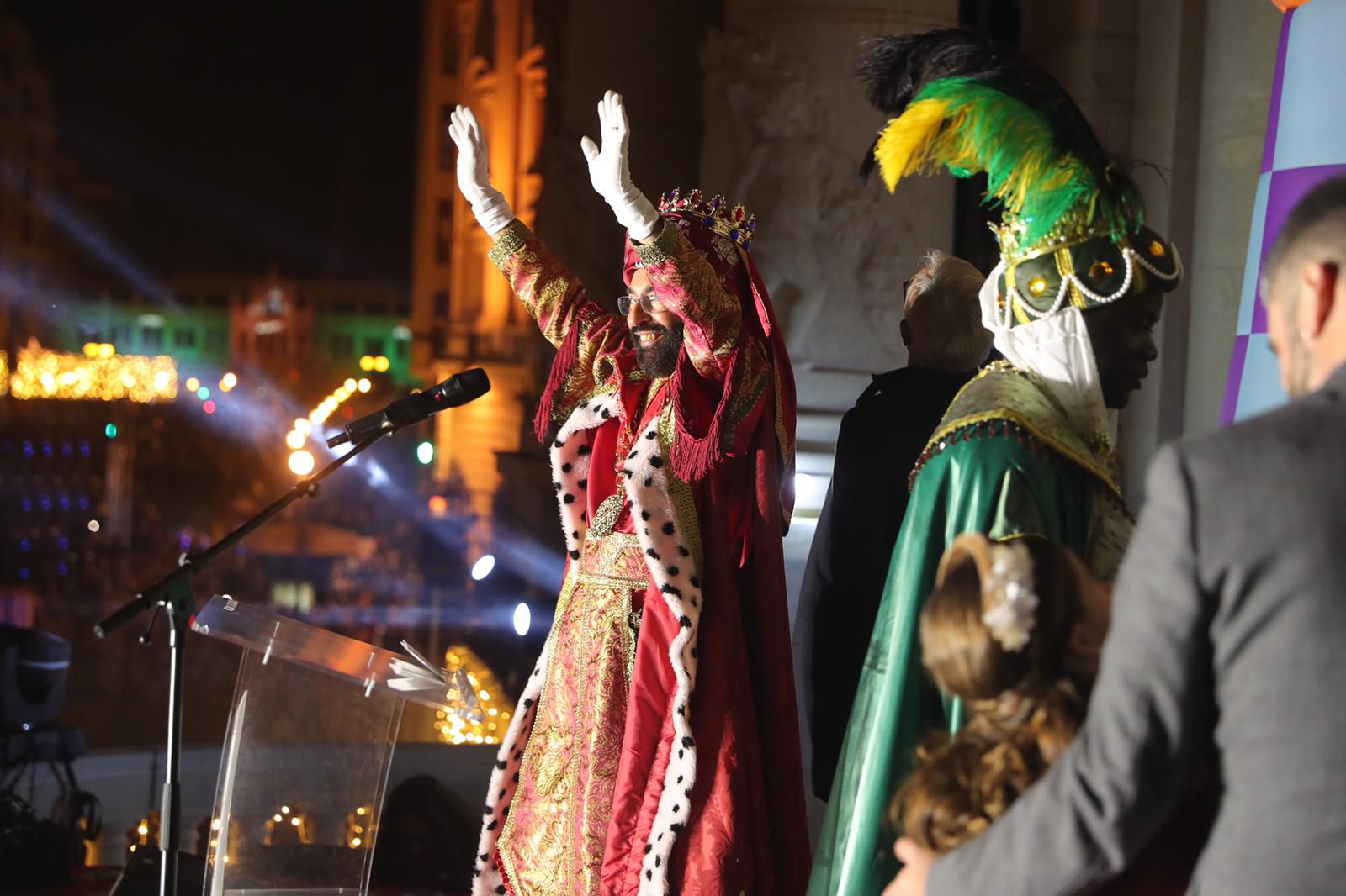 València celebró la llegada de los Reyes Magos de Oriente en una cabalgata con nuevos personajes y centrada en la ecología