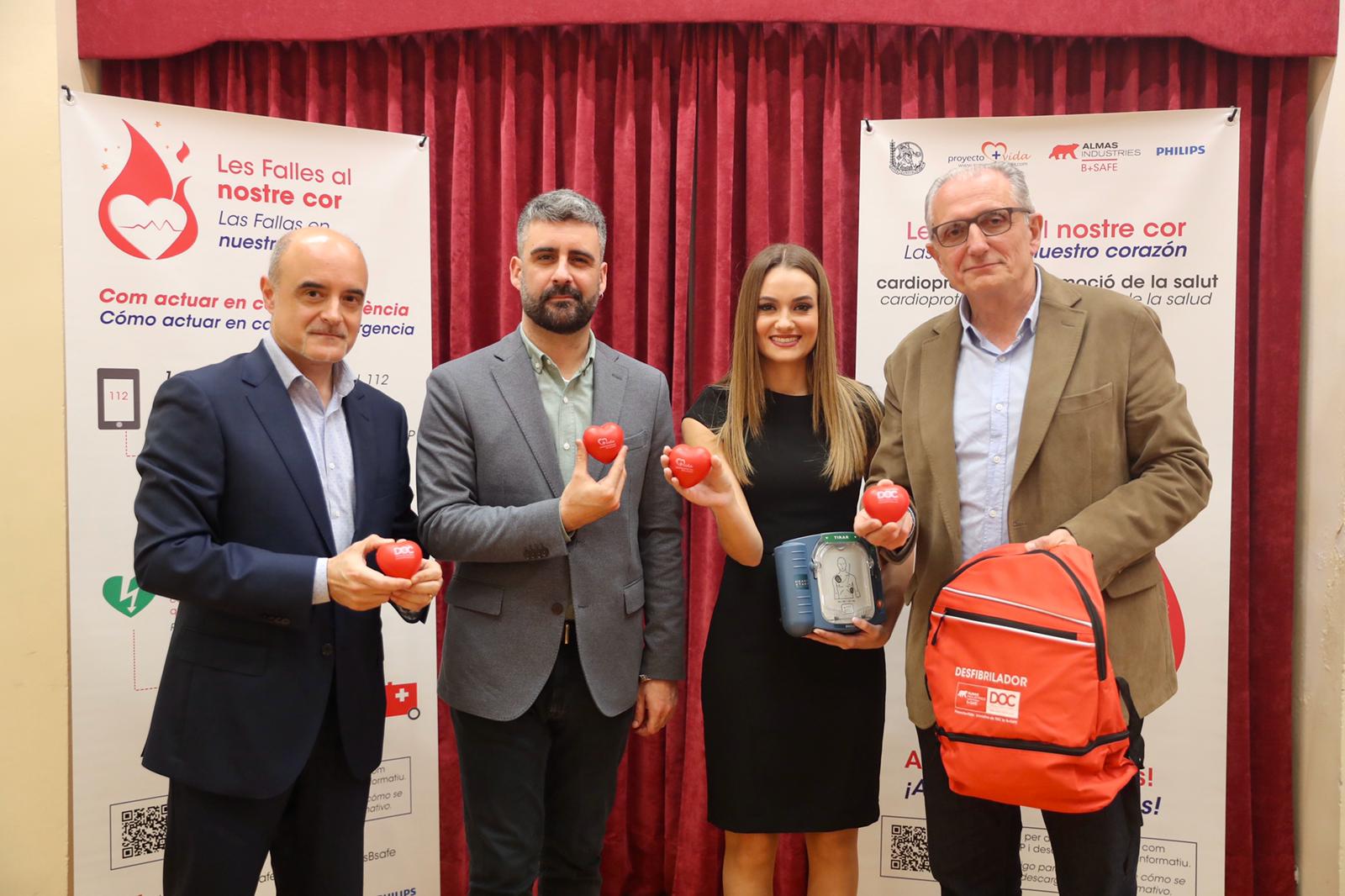 Les Falles estaran dotades d’un major nombre de desfibril·ladors per a sensibilitzar sobre la ràpida actuació en cas d’aturada cardíaca