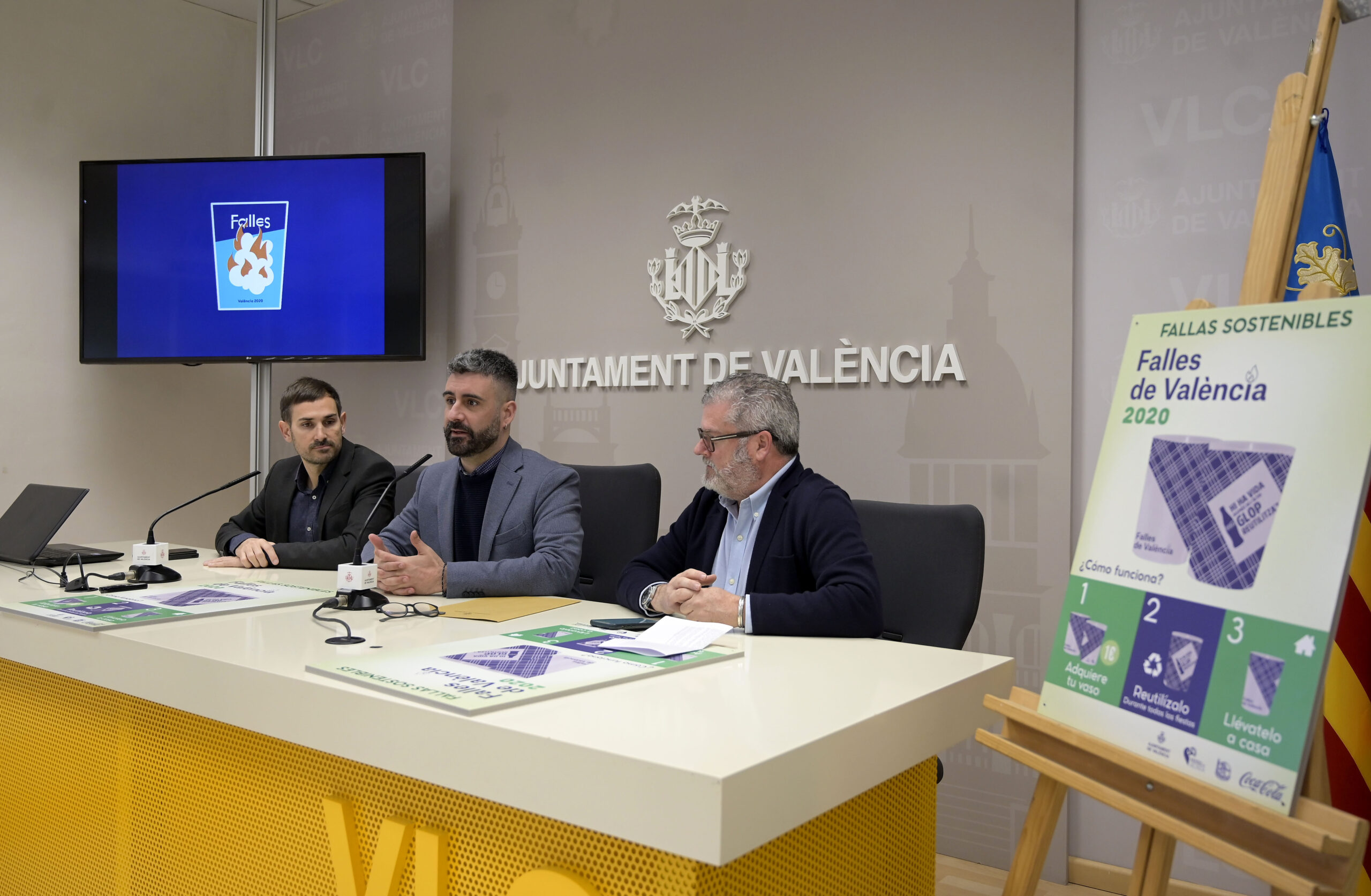 L’Ajuntament presenta els gots reutilitzables per a unes Falles 2020 que advoquen per la millora de la sostenibilitat i la neteja de València