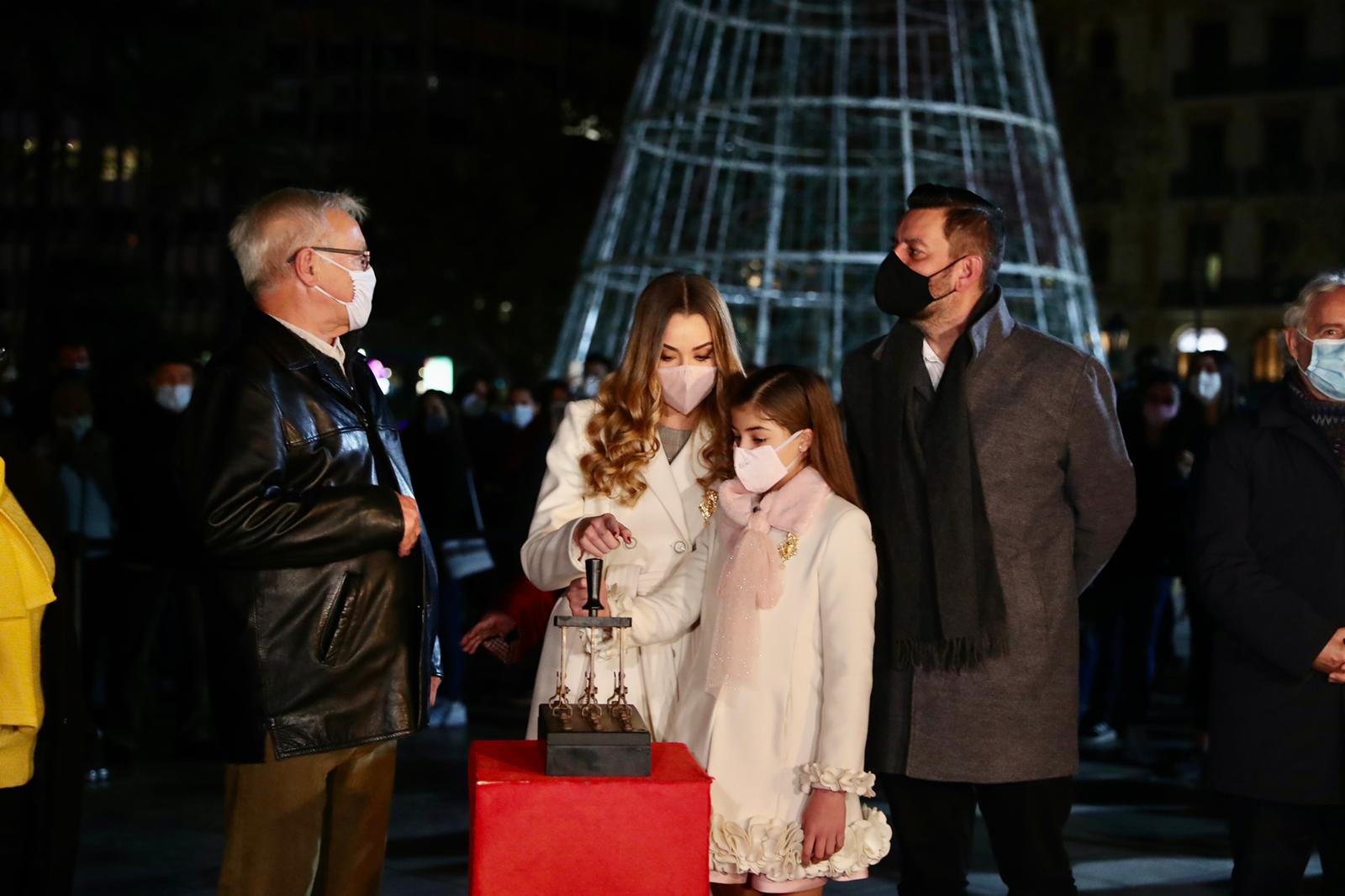 Las calles de València se encienden para recuperar la ilusión y dar la bienvenida a una Navidad diferente pero más especial