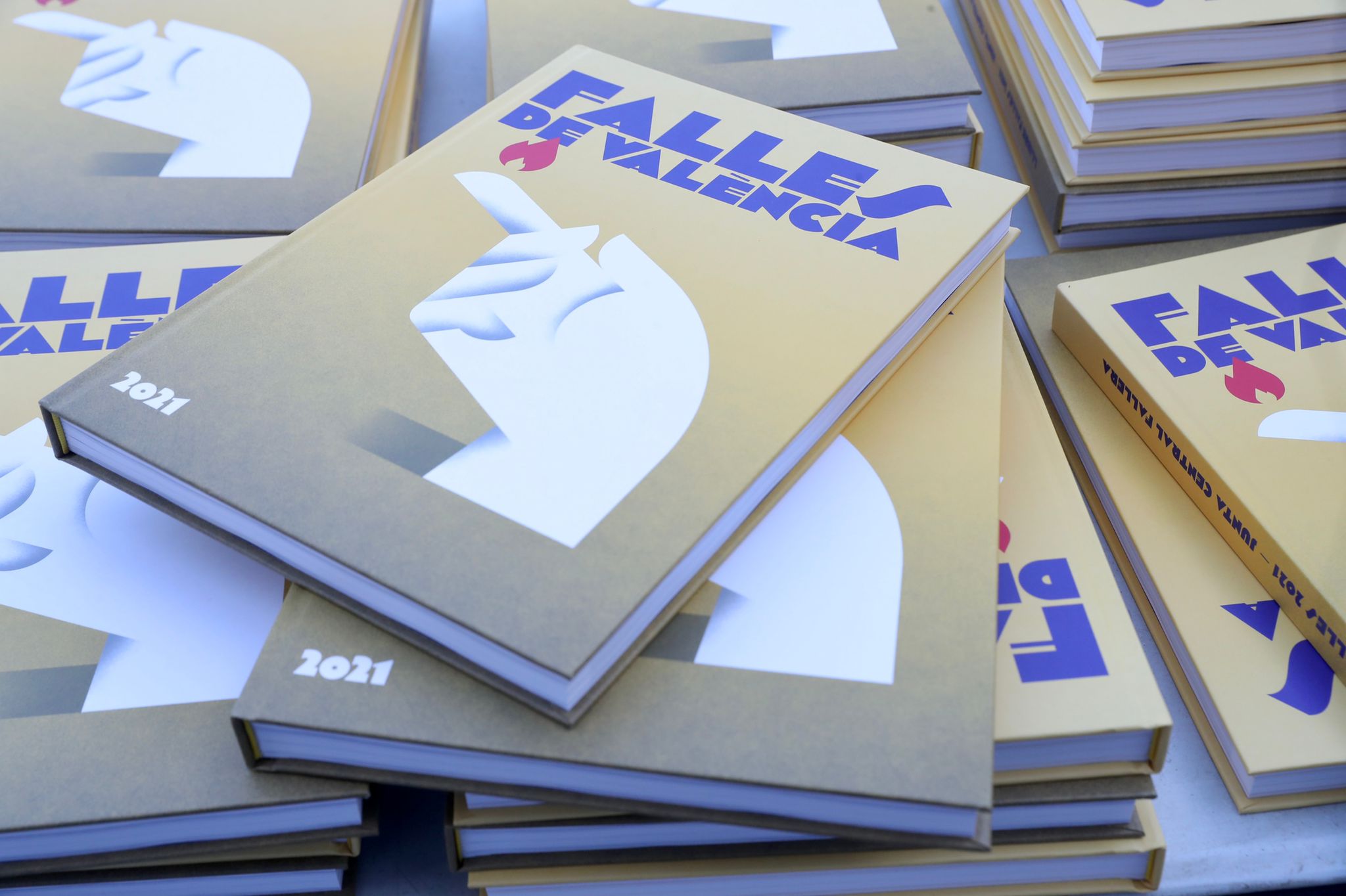 El Llibre Faller 2021, símbolo de la esperanza y positividad de un año de reinvención para la fiesta