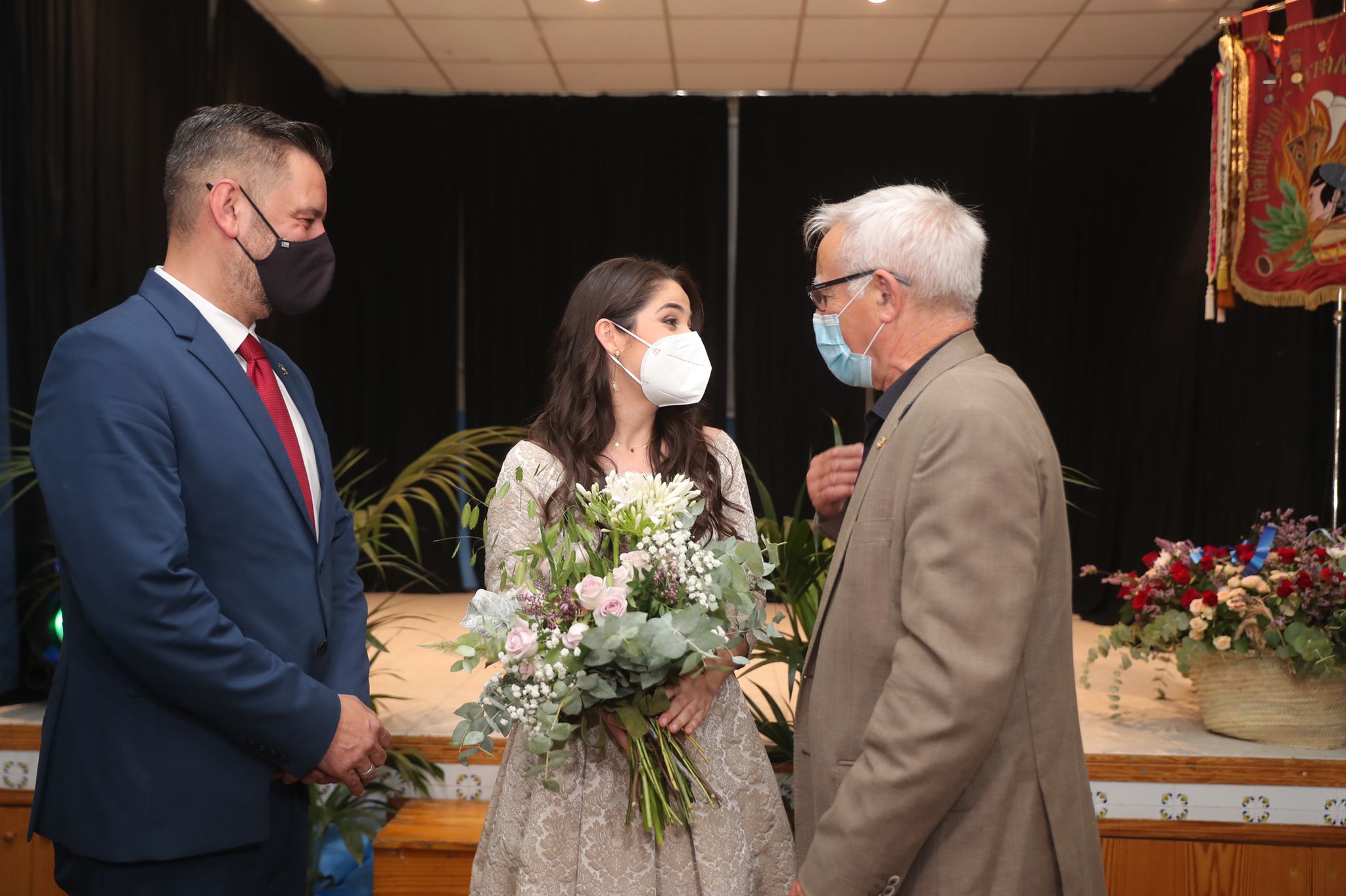 El casal de la falla Poeta Alberola-Totana esclata d’emoció amb Carmen Martín Carbonell