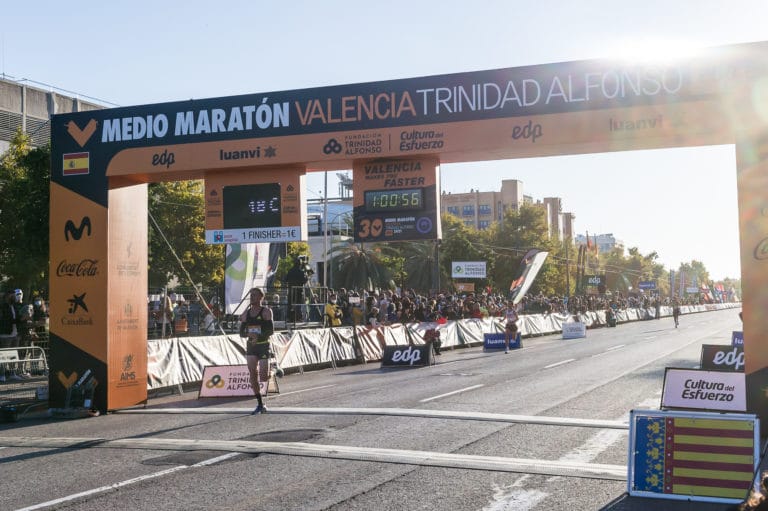 Comisiones premiadas por participación más numerosa en el Medio Maratón Valencia 2021