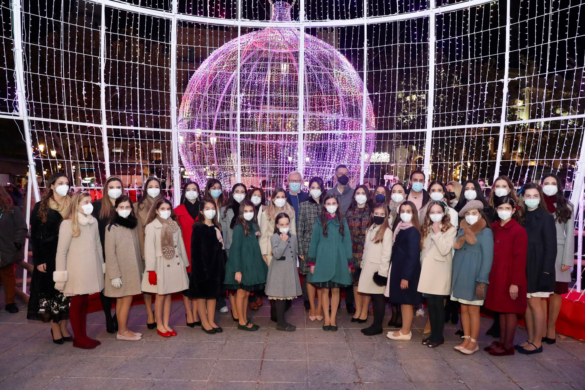 València enciende las luces de Navidad para iluminarse de esperanza