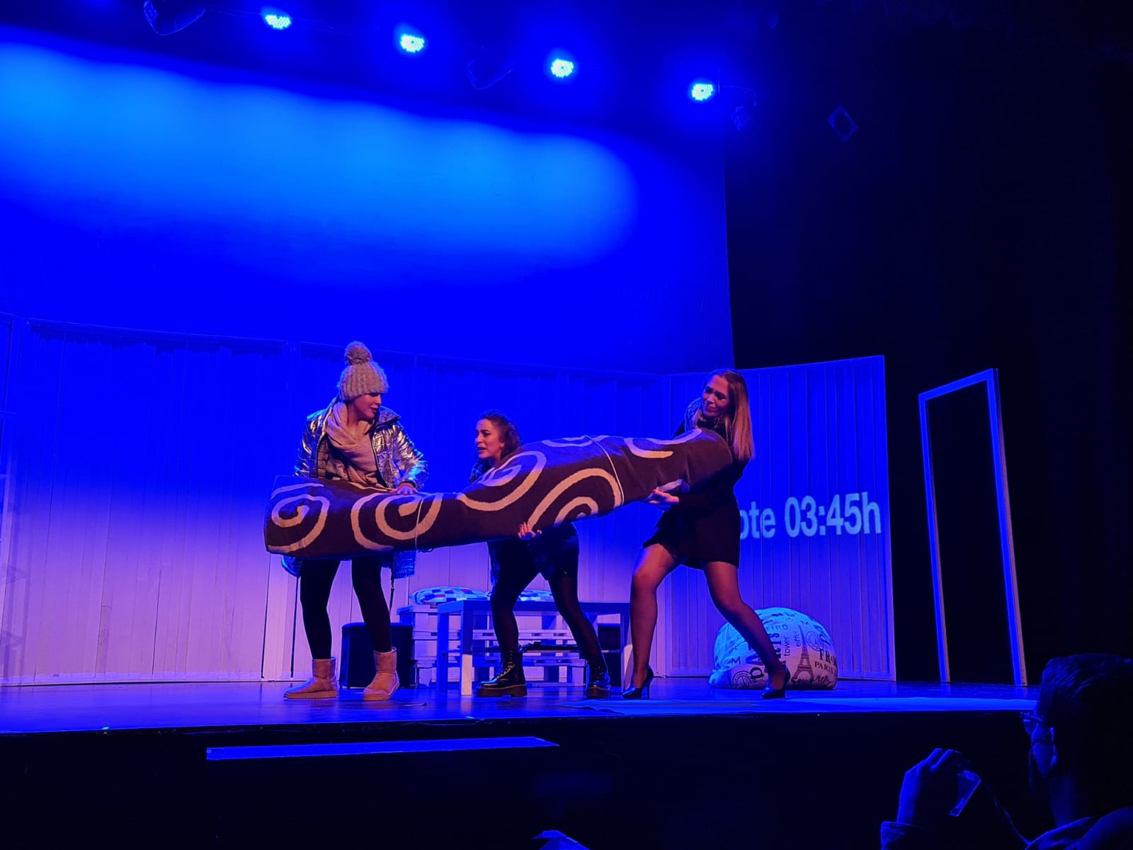 TEATRO | Giorgeta-Roís de Corella se pregunta ‘On clavem al mort?’