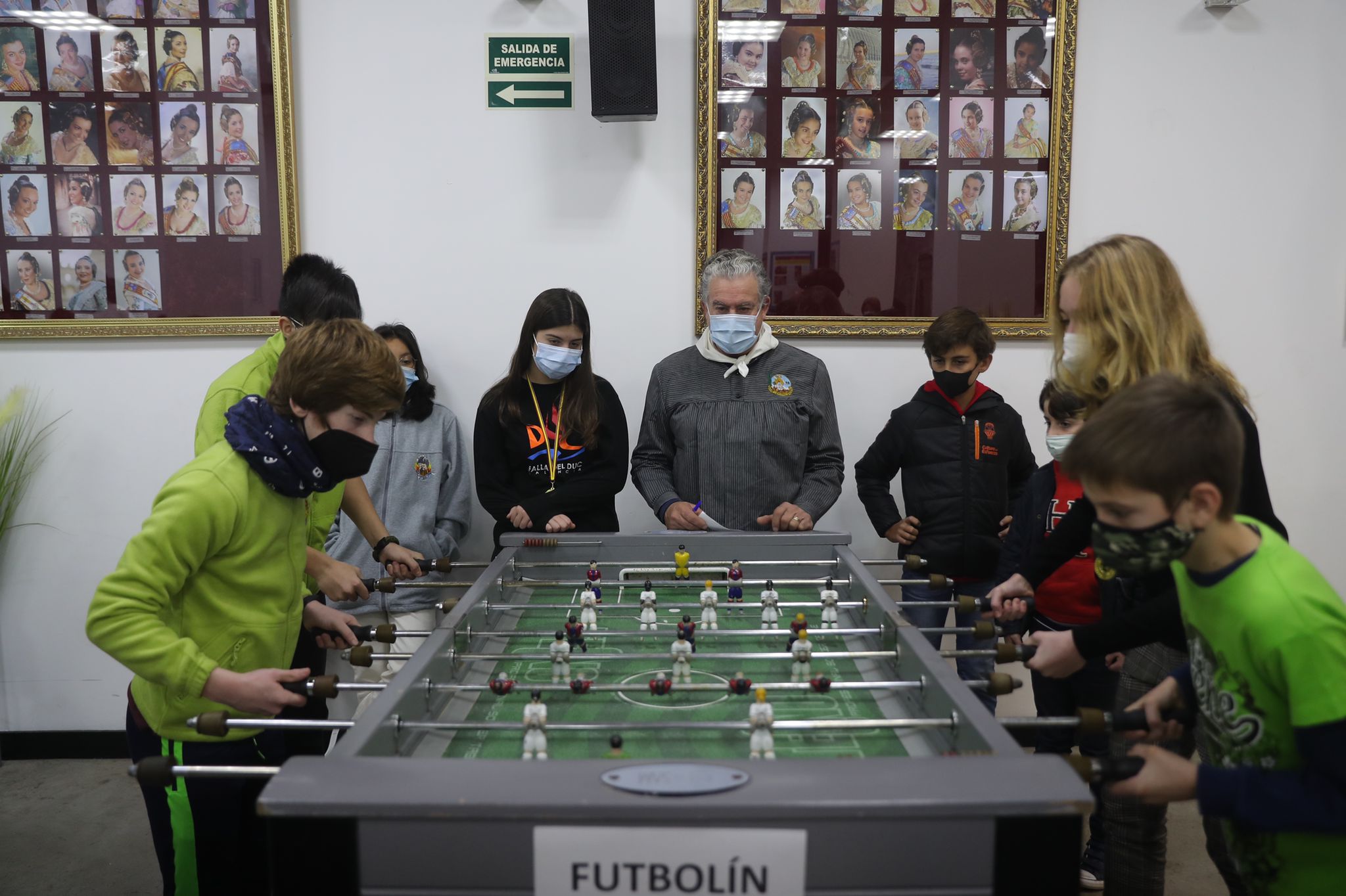 Clasificados y campeones del III Maratón de Futbolín infantil