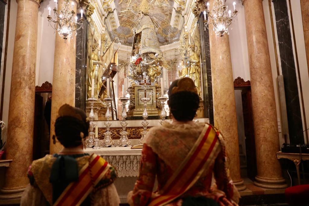 La visita a la Virgen de los Desamparados culmina el fin de semana de las Exaltaciones