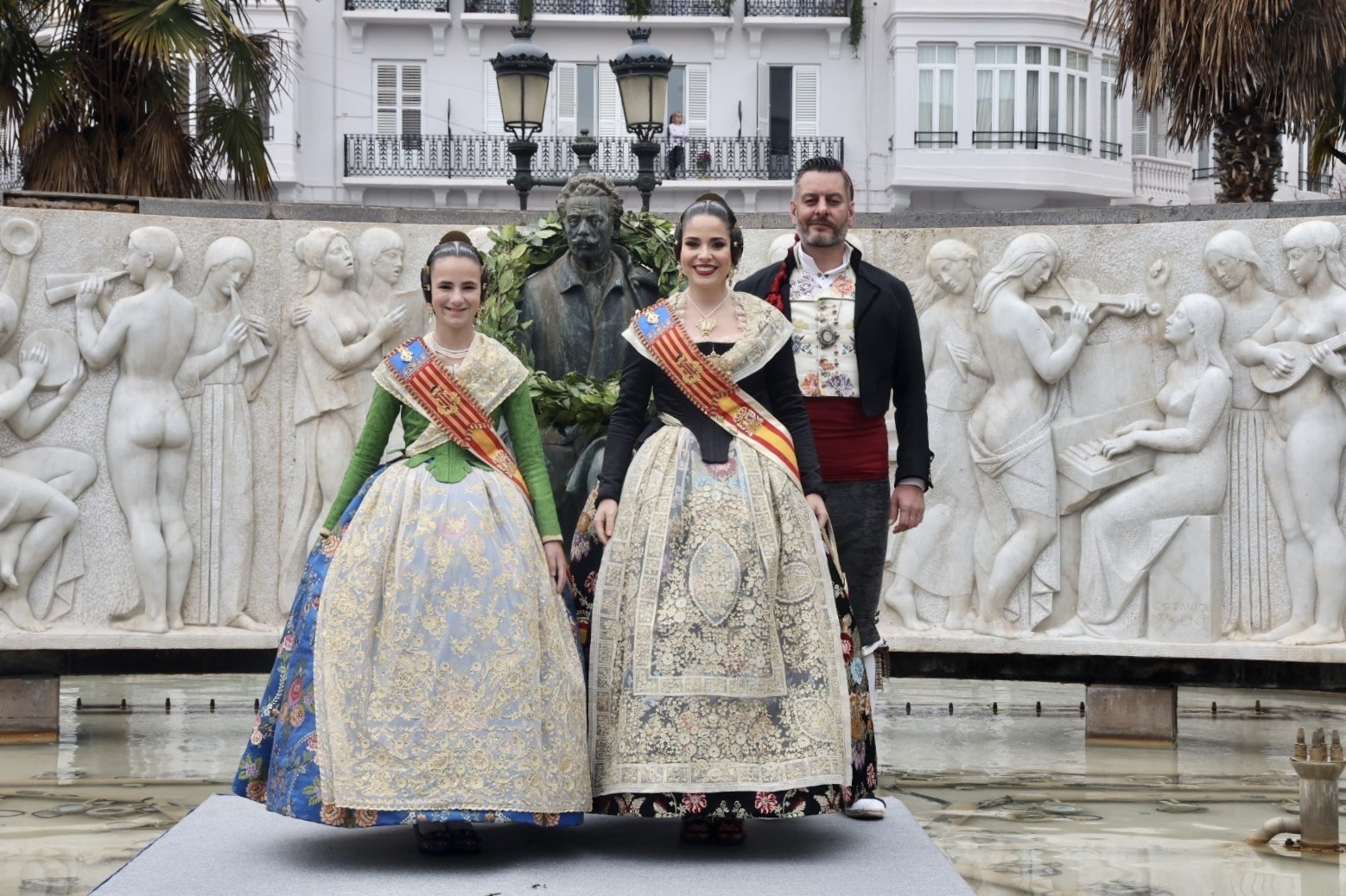 Les Falles homenatgen un any més a Maximilià Thous i al mestre Serrano