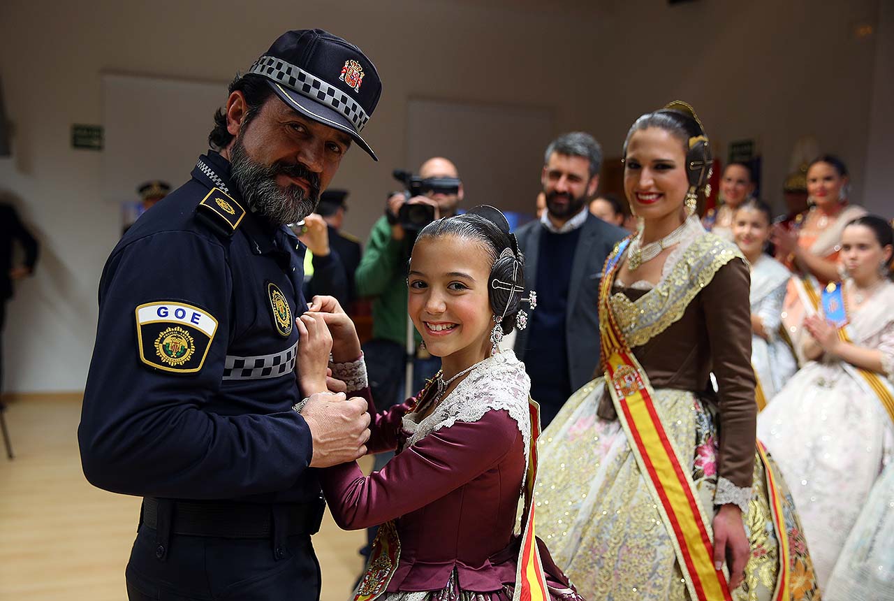 Homenaje de la Policia Local a las Falleras Mayores de Valencia