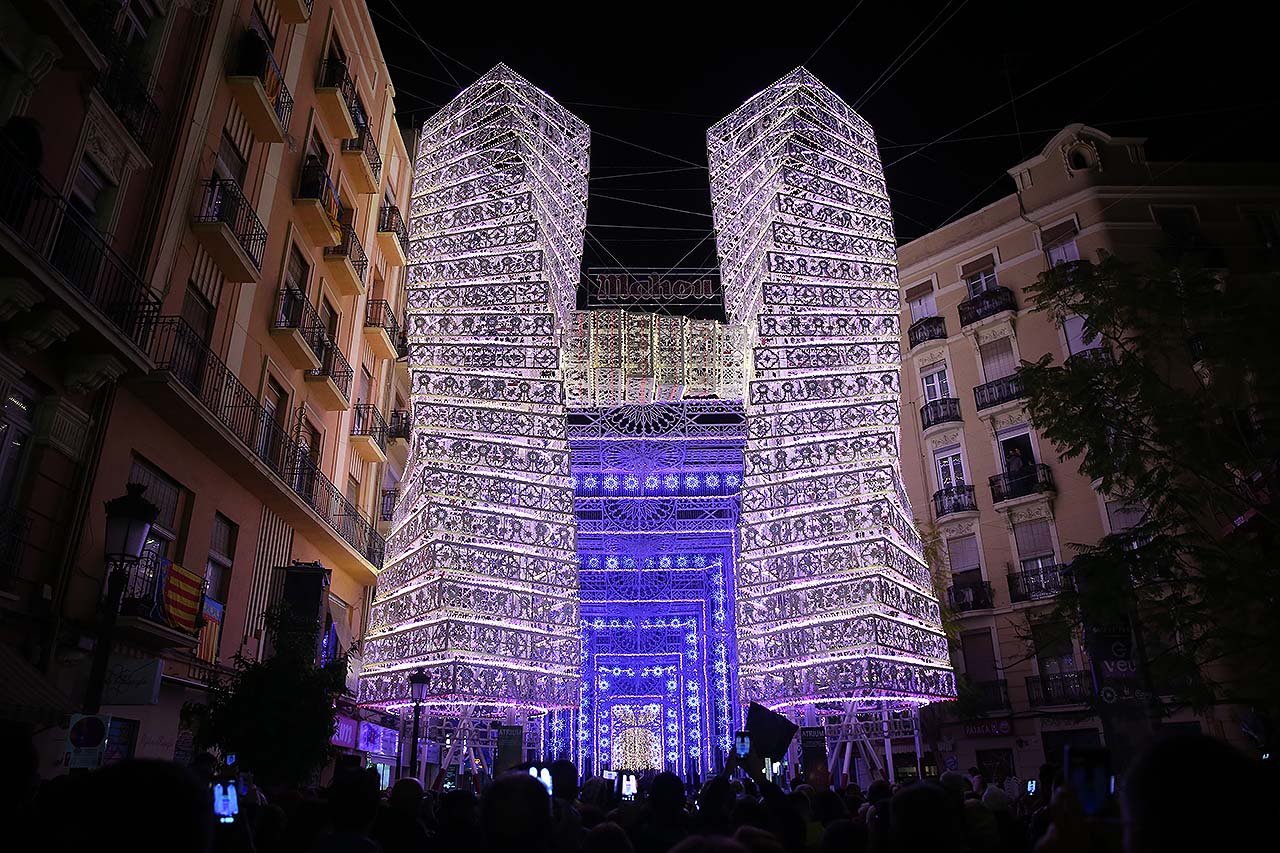 Las calles ya están iluminadas