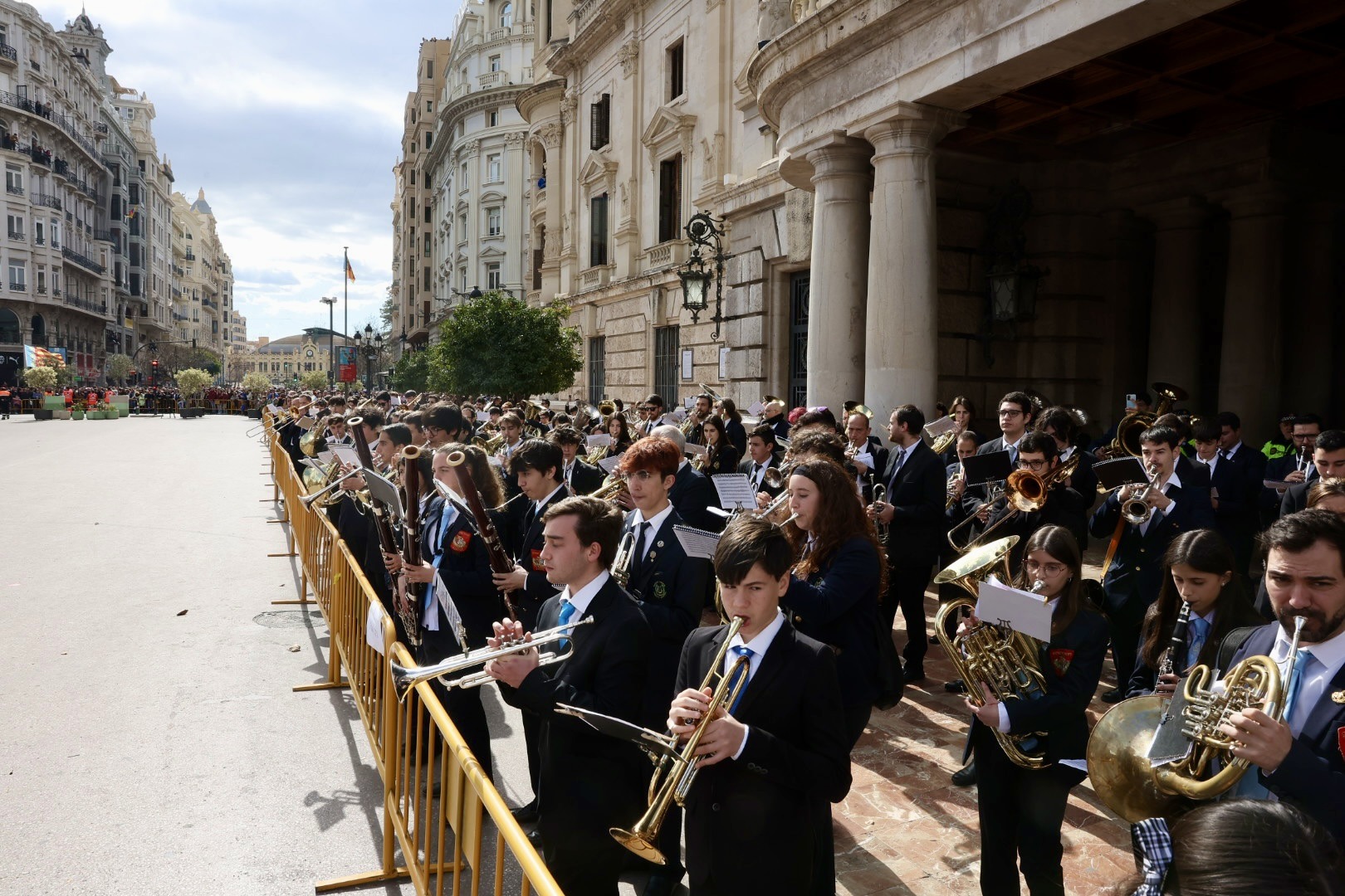 La XIX Entrada de Bandas llena de música el centro de la ciudad