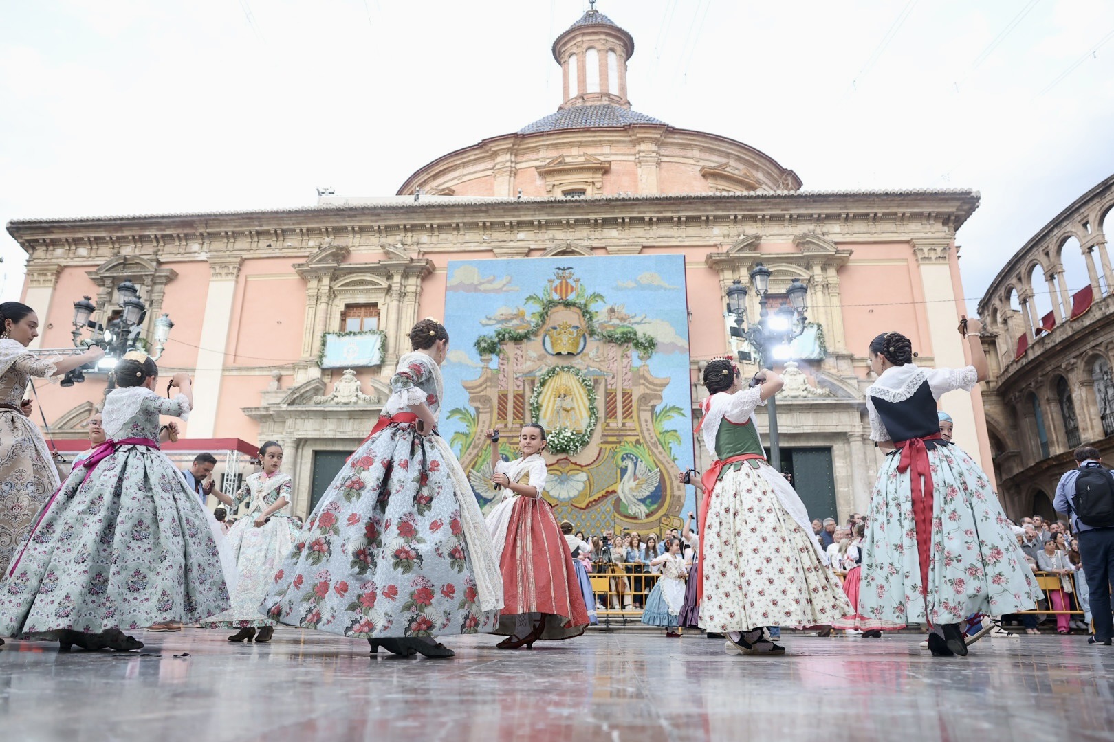 Un total de 160 parejas participan en la Dansà infantil