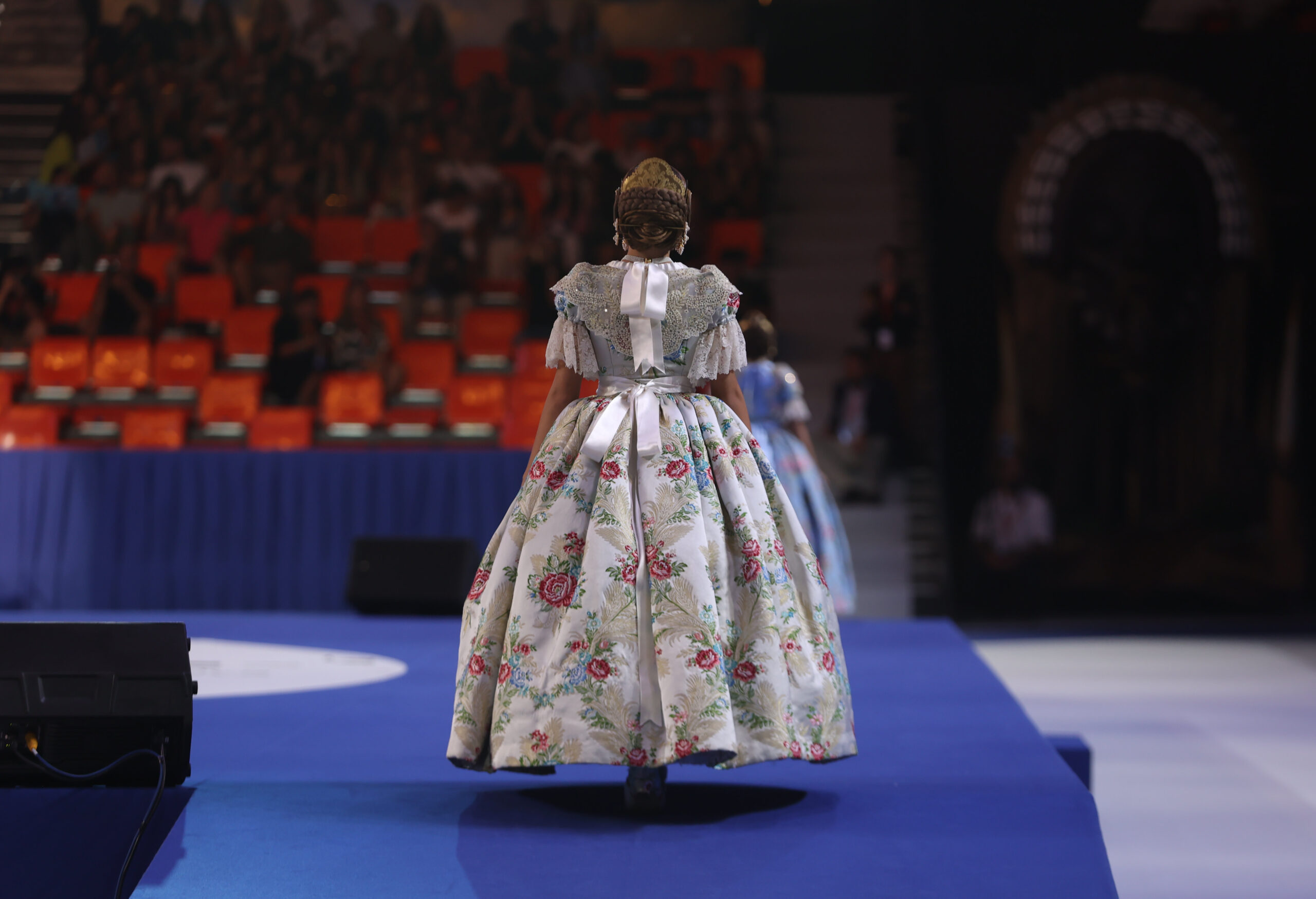 Ilusión y felicidad en el desfile de las candidatas infantiles