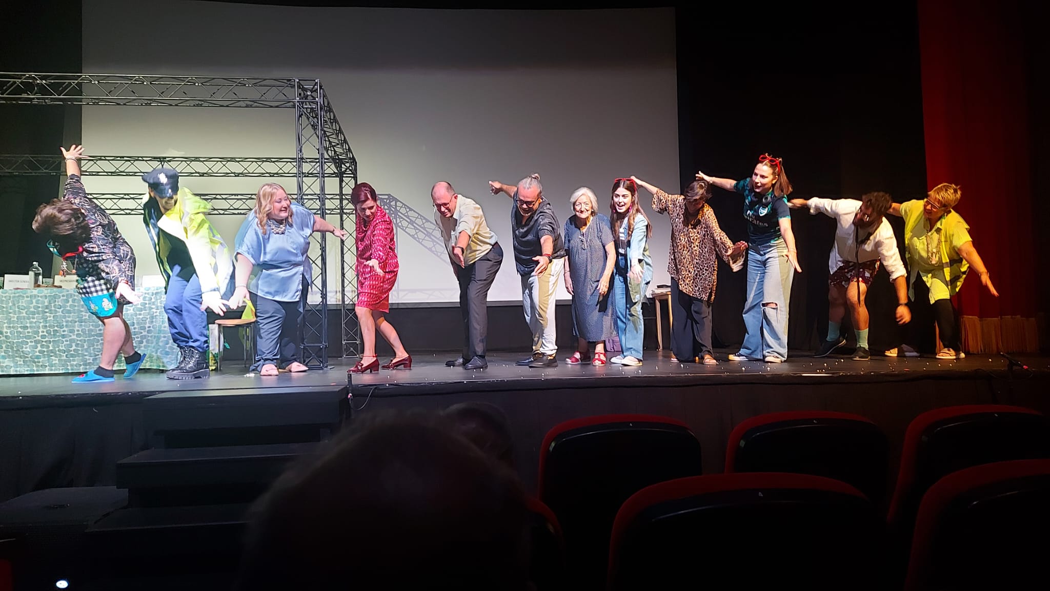 TEATRE FALLER – Borrull-Socors i la seua història de superherois i solidaritat