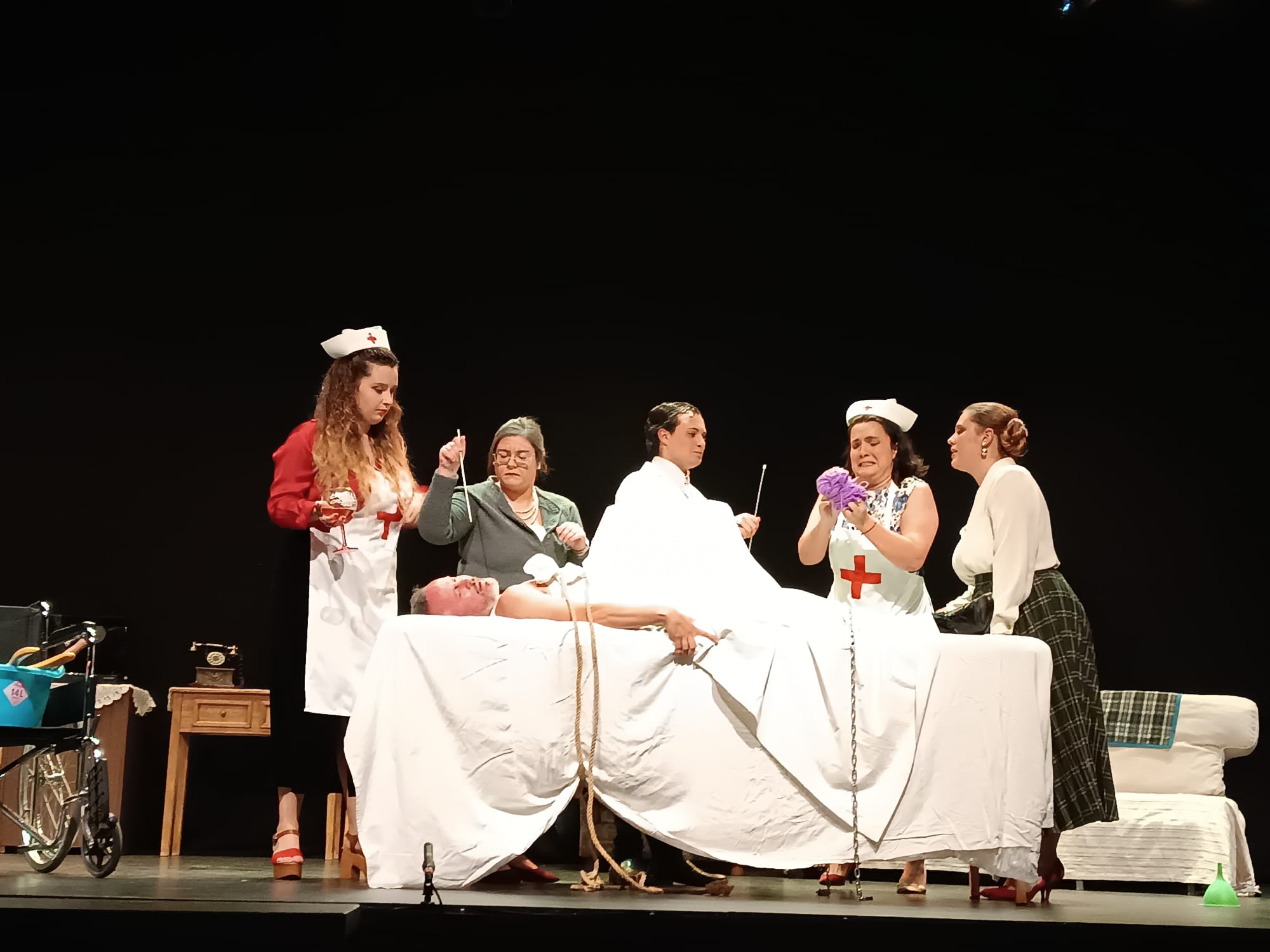 TEATRE FALLER – Jesús-Sant Francesc de Borja i les seues ‘Dos Sabates Roges’