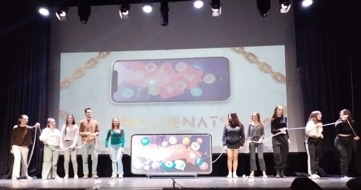 TEATRE FALLER JUVENIL – Carrera Malilla-Ingeniero J. Benlloch presenta la obra inédita ‘Encadenats a les xarxes’